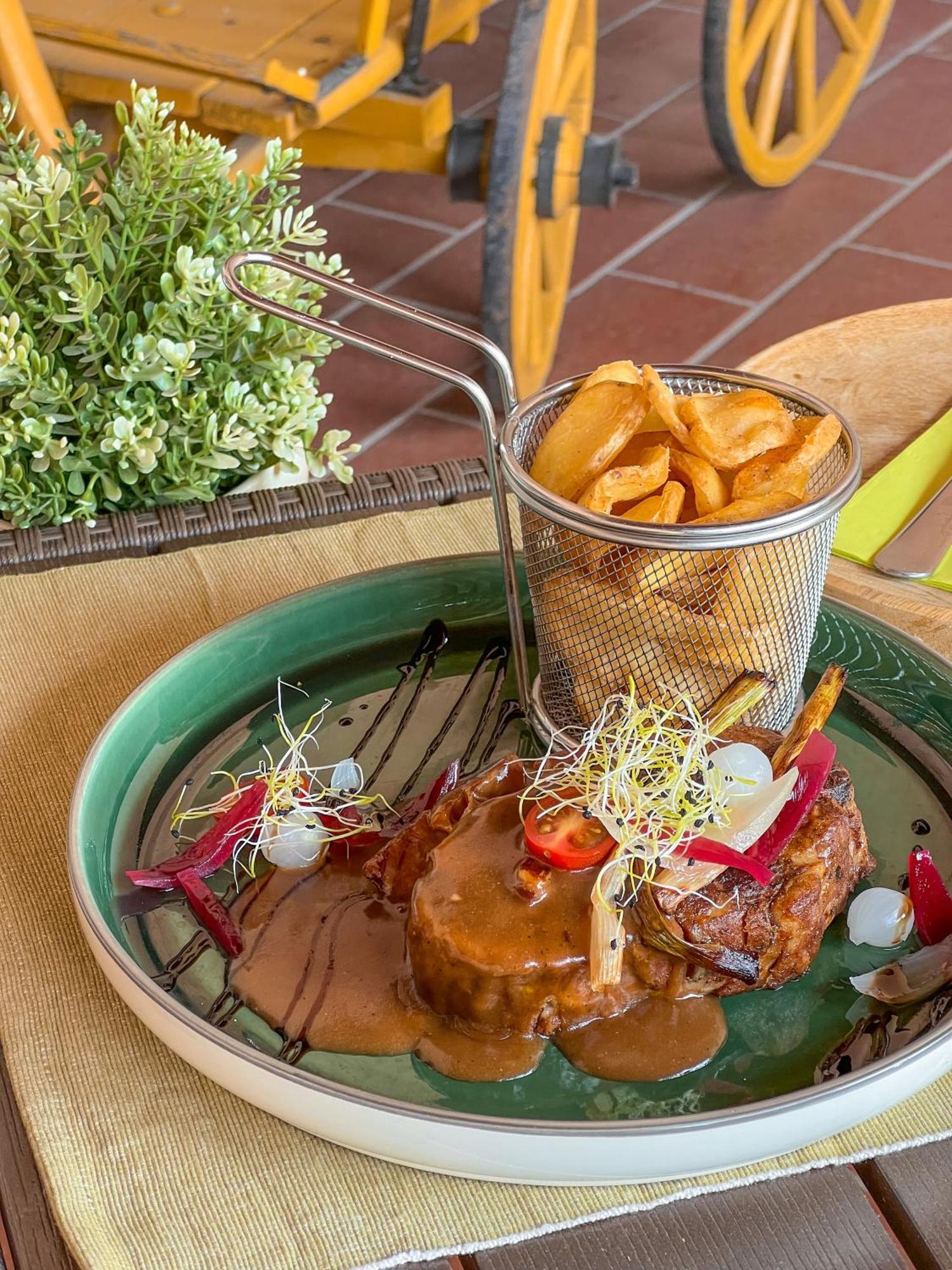 Forro Fogado & Bauer Bistro Hotel Roszke ภายนอก รูปภาพ