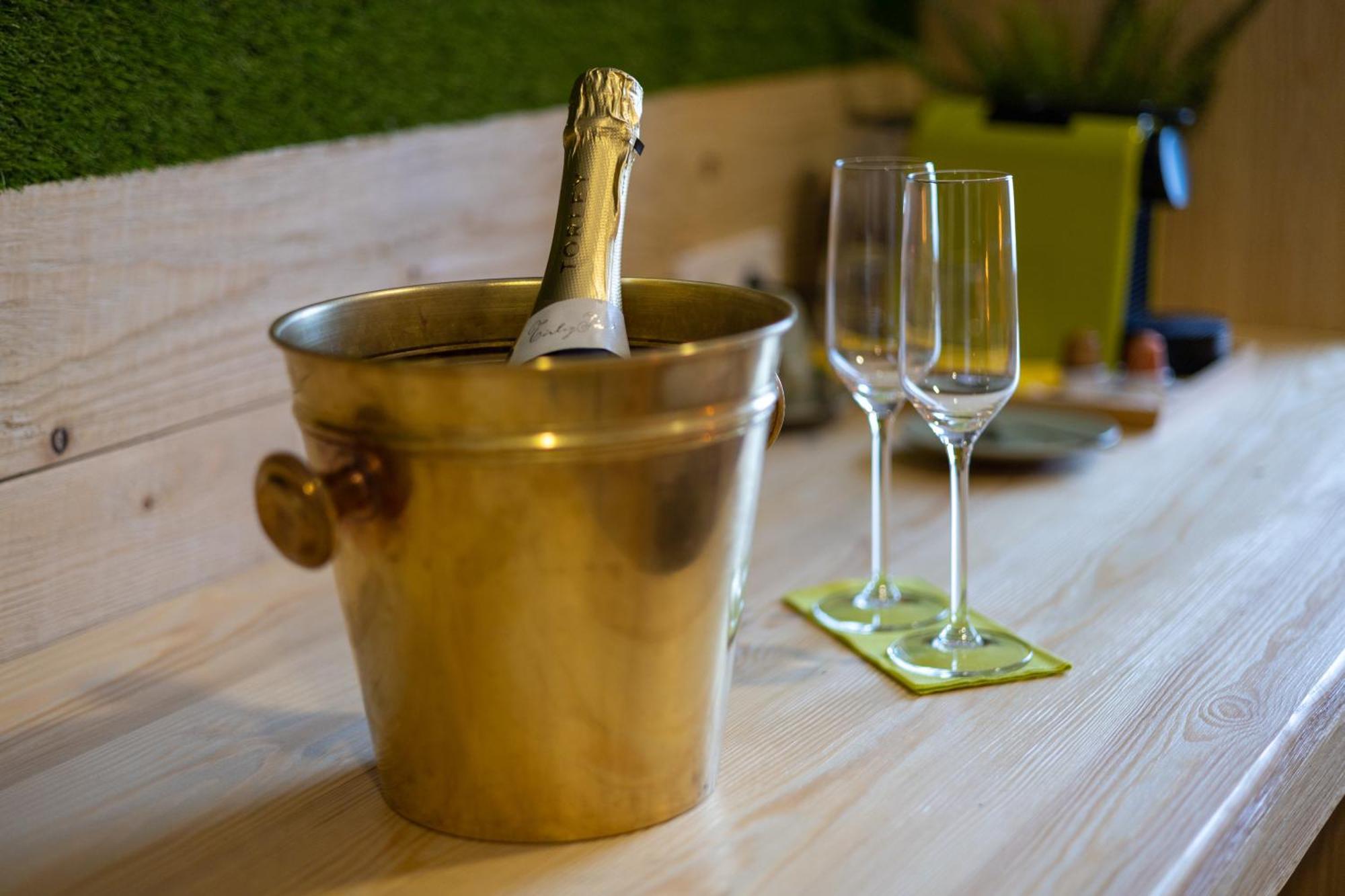 Forro Fogado & Bauer Bistro Hotel Roszke ภายนอก รูปภาพ